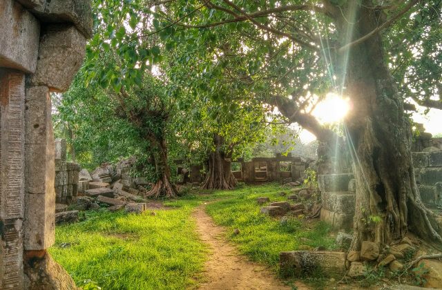 Ek Phnom Temple