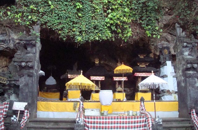 Pura Goa Lawah (Bat Cave Temple)