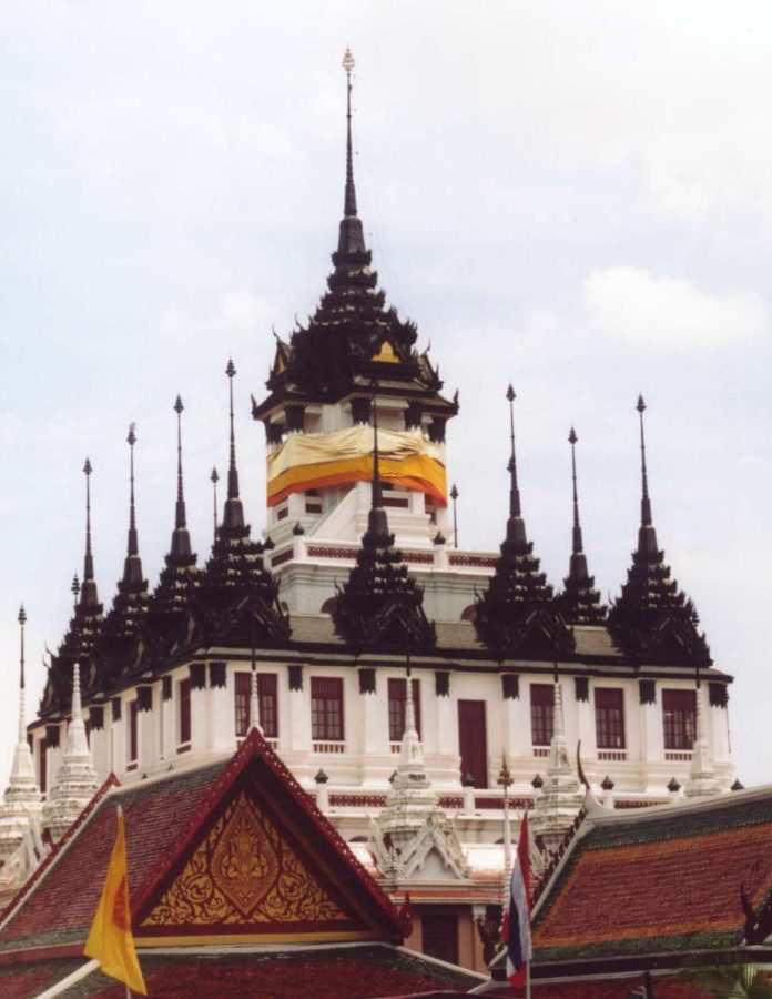 Wat Ratchanatdaram (Loha Prasat)